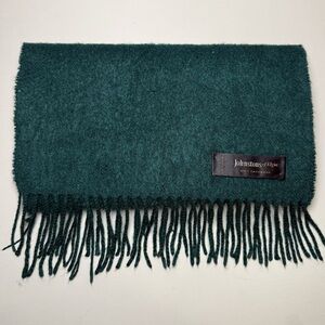 Johnstons of Elgin Green 100% cashmere Scarf (Damaged/Repair Project)